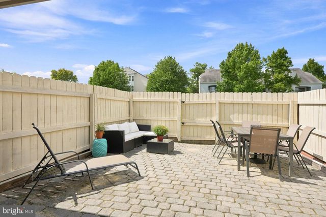 325 WAYNE CT, Holland, PA 18966
