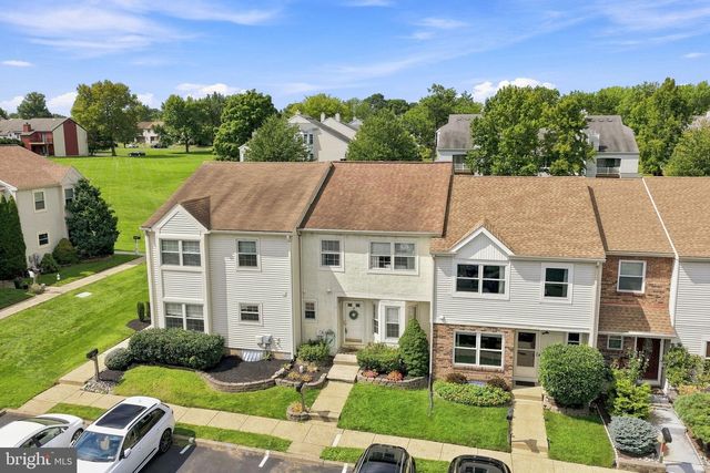 325 WAYNE CT, Holland, PA 18966