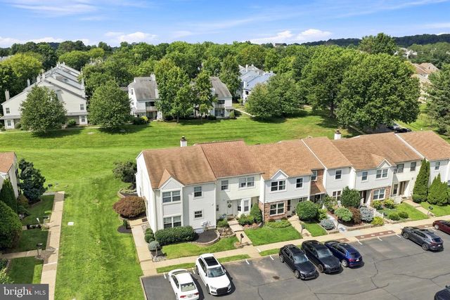 325 WAYNE CT, Holland, PA 18966