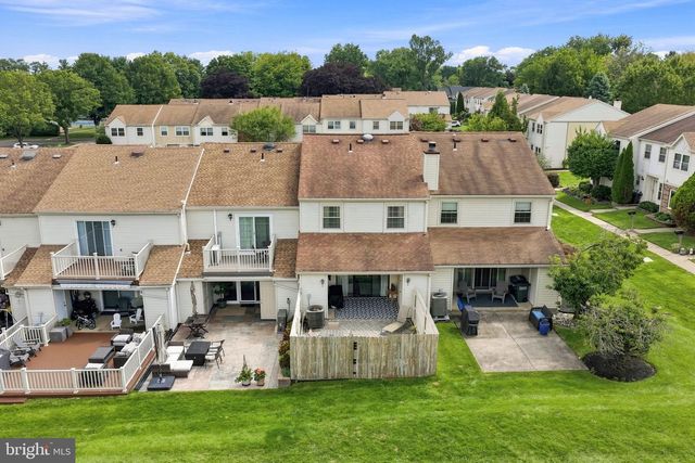 325 WAYNE CT, Holland, PA 18966