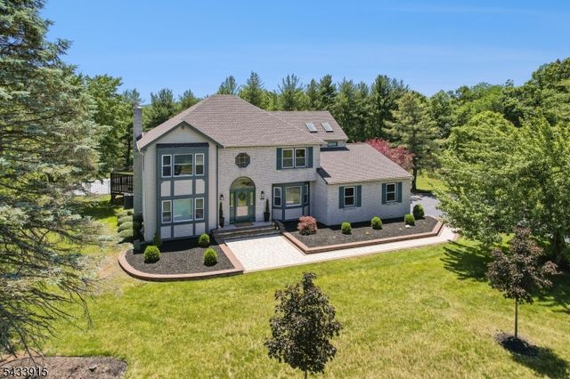 45 Adams Dr, Montgomery Twp., NJ 08502