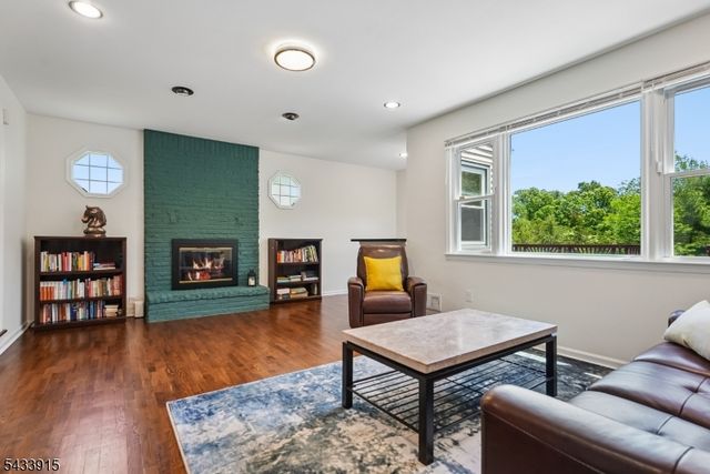 45 Adams Dr, Montgomery Twp., NJ 08502