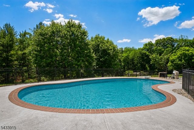 45 Adams Dr, Montgomery Twp., NJ 08502