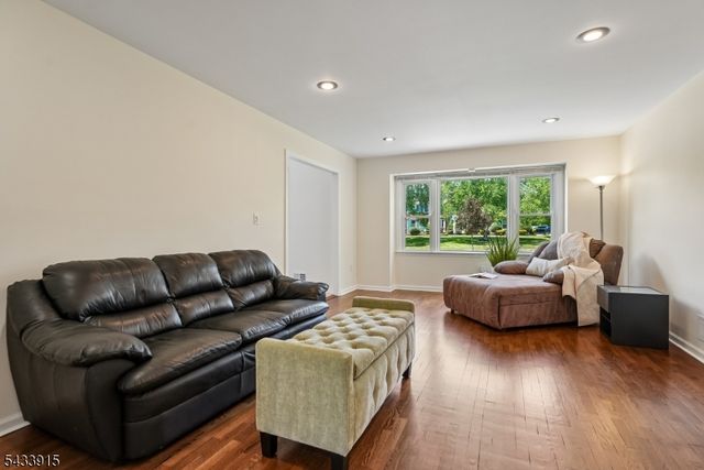 45 Adams Dr, Montgomery Twp., NJ 08502