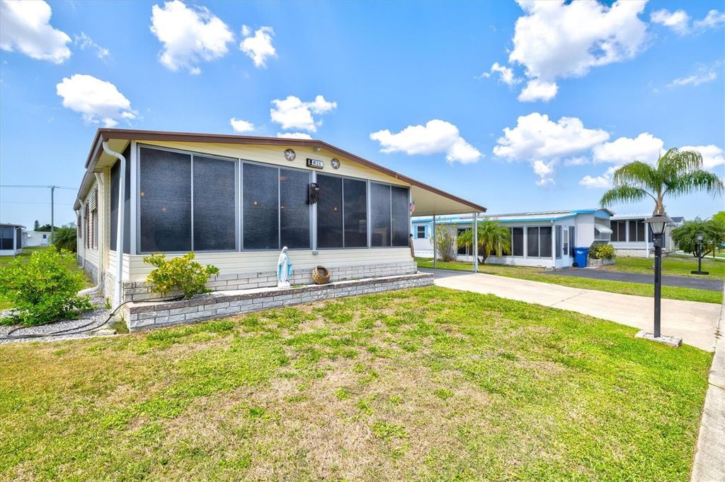 Image 2 of property listing at 5316 53RD AVENUE E K28, Bradenton, FL 34203