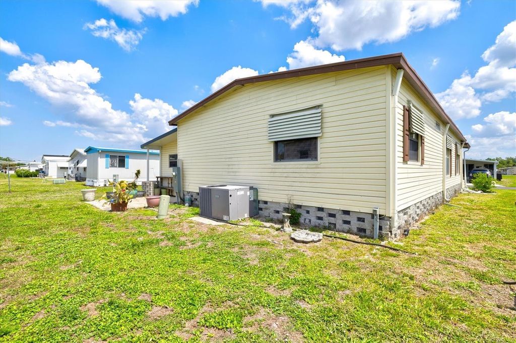 Image 39 of property listing at 5316 53RD AVENUE E K28, Bradenton, FL 34203