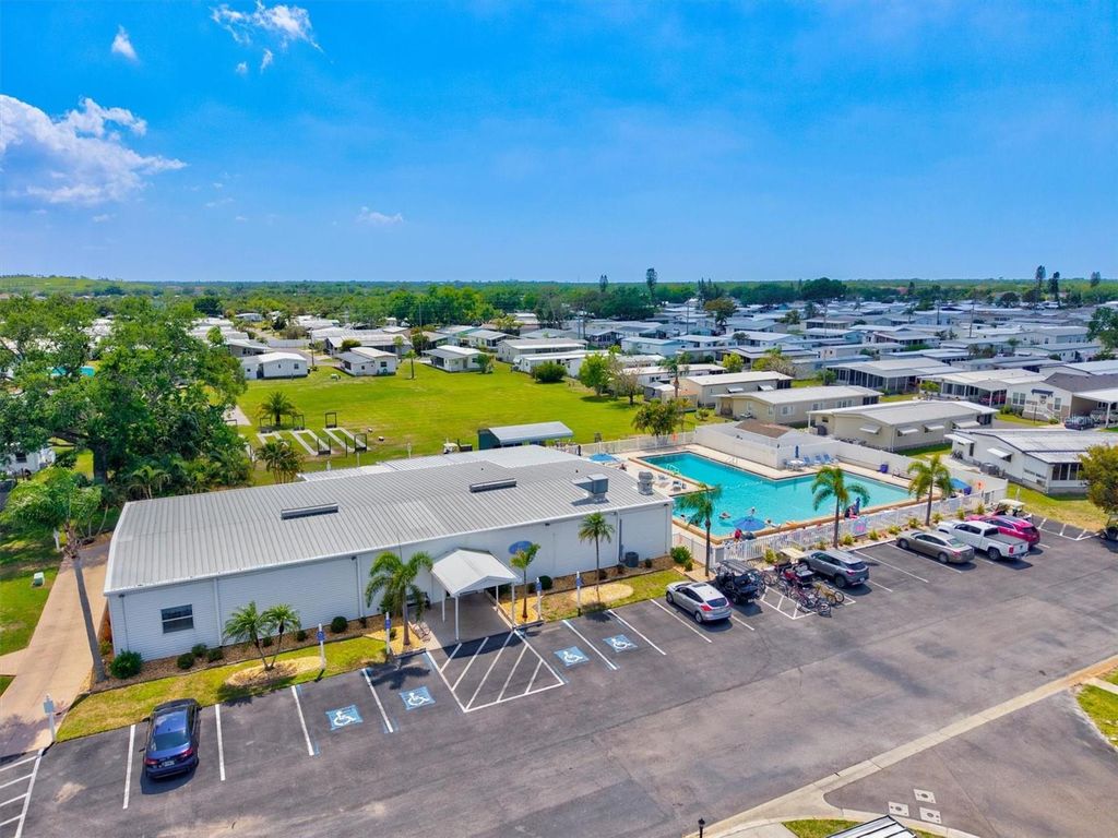 Image 41 of property listing at 5316 53RD AVENUE E K28, Bradenton, FL 34203