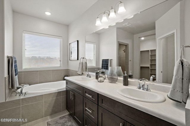 194 Lydia Street, Santa Teresa, NM 88008