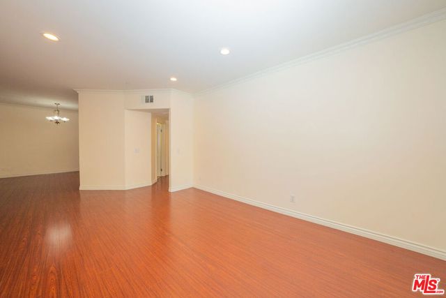 626 E Orange Grove Avenue 105, Burbank, CA 91501