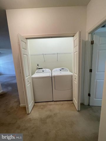 56 CASTEEL DR, Martinsburg, WV 25404