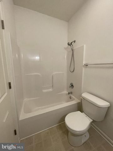 56 CASTEEL DR, Martinsburg, WV 25404