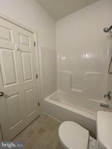 56 CASTEEL DR, Martinsburg, WV 25404
