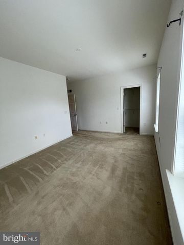 56 CASTEEL DR, Martinsburg, WV 25404