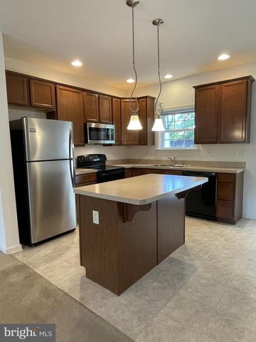 56 CASTEEL DR, Martinsburg, WV 25404