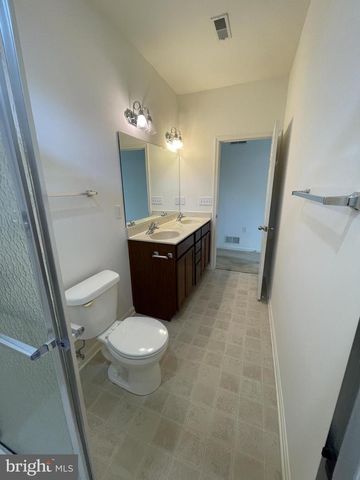 56 CASTEEL DR, Martinsburg, WV 25404
