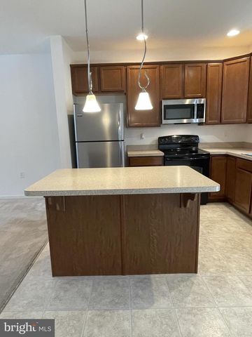 56 CASTEEL DR, Martinsburg, WV 25404