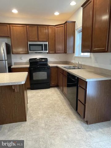56 CASTEEL DR, Martinsburg, WV 25404