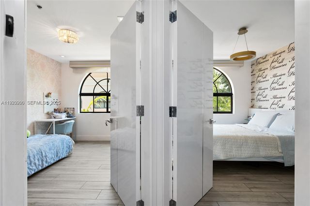 1150 98th St 10, Bay Harbor Islands, FL 33154