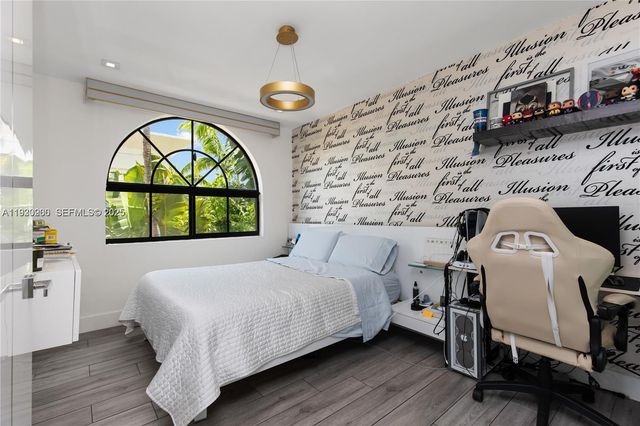 1150 98th St 10, Bay Harbor Islands, FL 33154