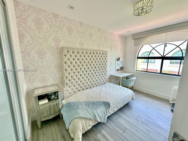 1150 98th St 10, Bay Harbor Islands, FL 33154