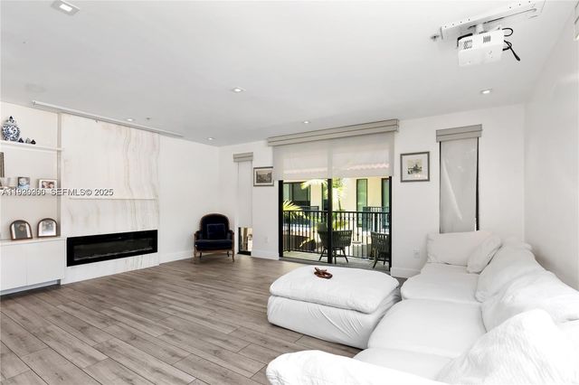 1150 98th St 10, Bay Harbor Islands, FL 33154