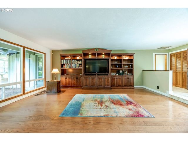 2798 FIRWOOD Way, Eugene, OR 97401