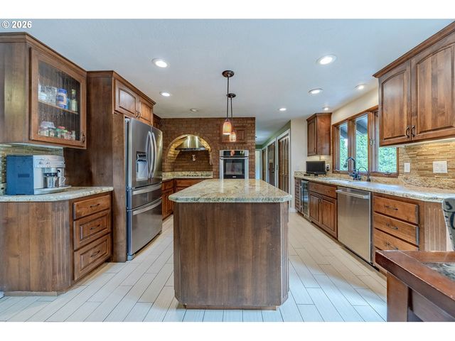 2798 FIRWOOD Way, Eugene, OR 97401