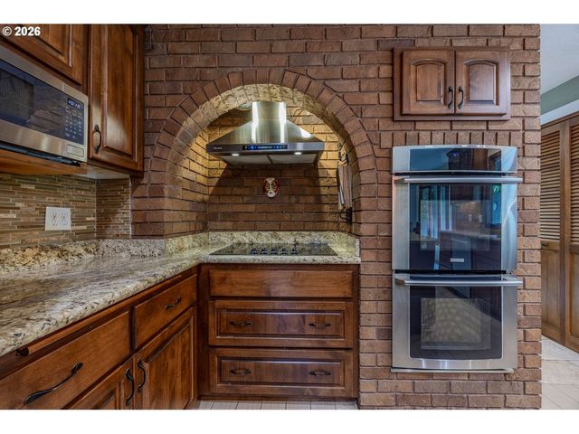 2798 FIRWOOD Way, Eugene, OR 97401