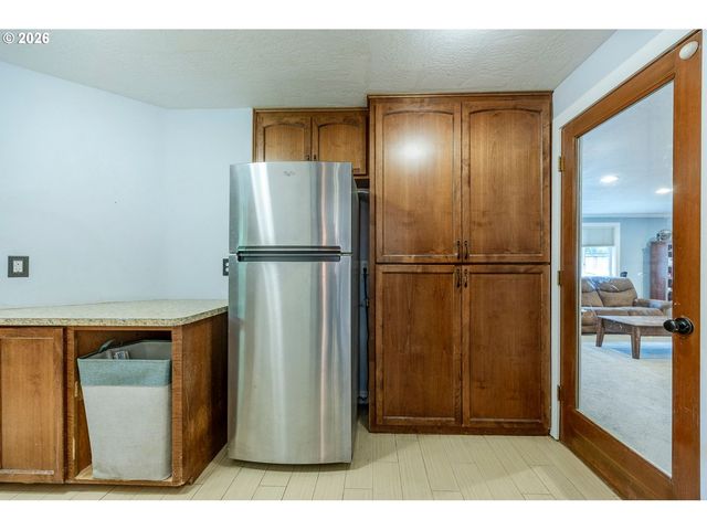 2798 FIRWOOD Way, Eugene, OR 97401