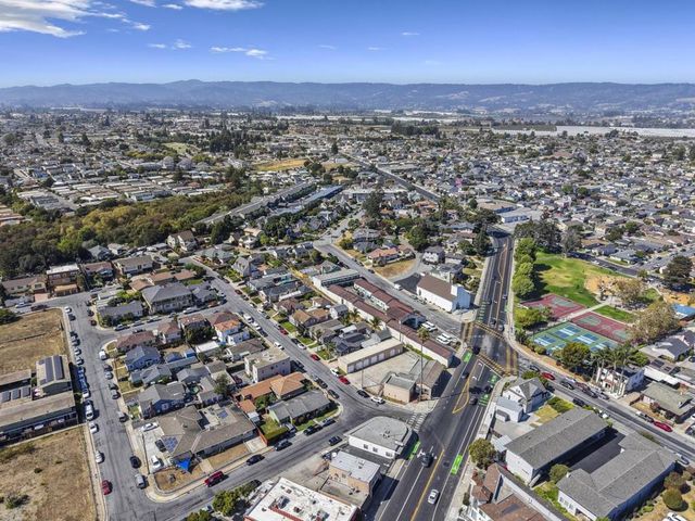 12 Eastern Drive, Watsonville, CA 95076