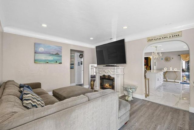 12 Eastern Drive, Watsonville, CA 95076