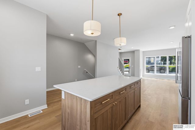1012 S 33rd Court, Omaha, NE 68105