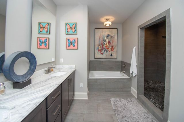 709 E lawson, Jonesboro, AR 72404