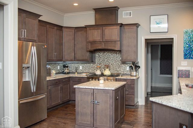 709 E lawson, Jonesboro, AR 72404