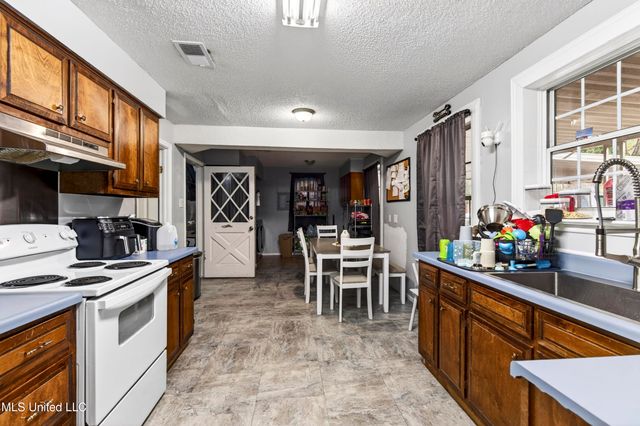 7621 Elder Ferry Road, Moss Point, MS 39563