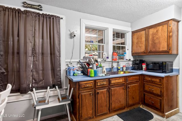 7621 Elder Ferry Road, Moss Point, MS 39563