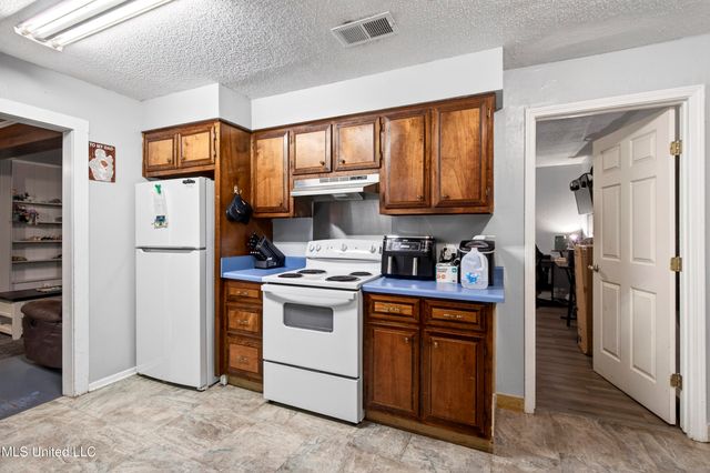 7621 Elder Ferry Road, Moss Point, MS 39563