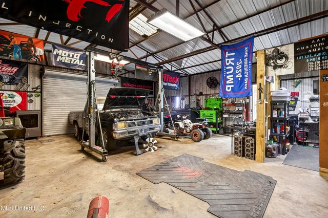 7621 Elder Ferry Road, Moss Point, MS 39563