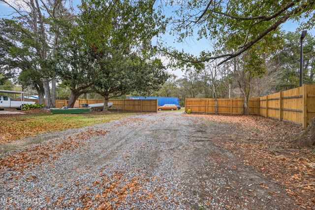 7621 Elder Ferry Road, Moss Point, MS 39563