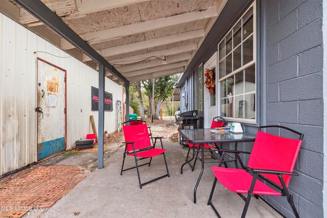 7621 Elder Ferry Road, Moss Point, MS 39563