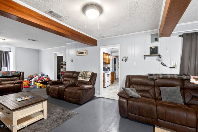 7621 Elder Ferry Road, Moss Point, MS 39563