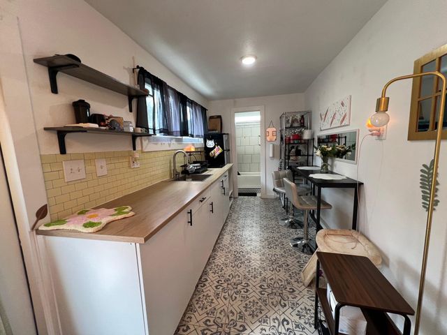 128 Arrowhead CT A, Bastrop, TX 78602