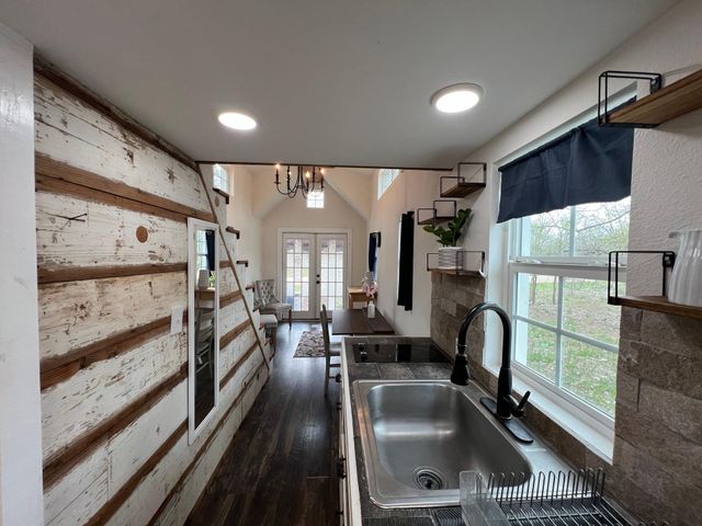 128 Arrowhead CT A, Bastrop, TX 78602