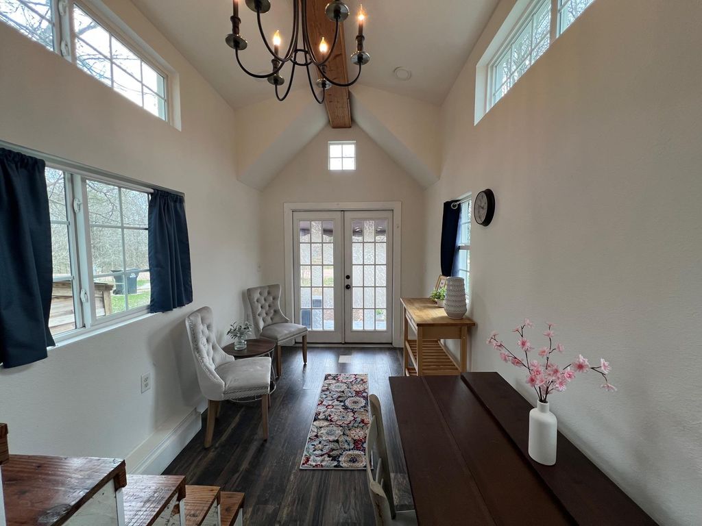 128 Arrowhead CT A, Bastrop, TX 78602