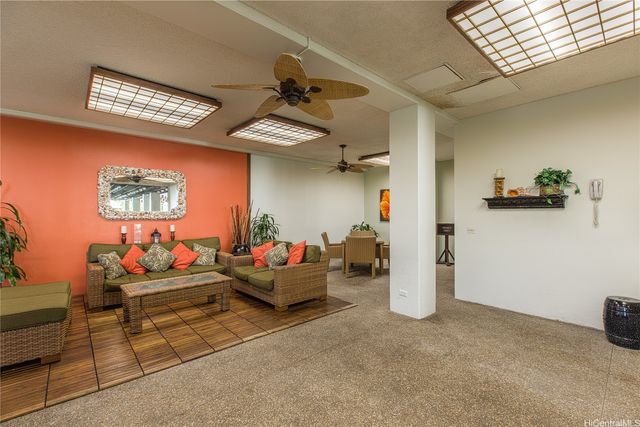 501 Hahaione Street 6L, Honolulu, HI 96825