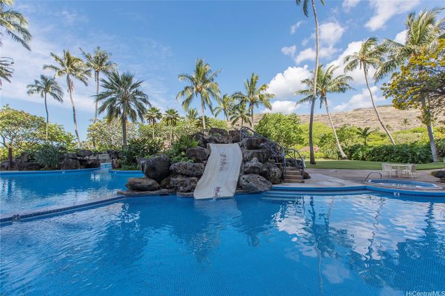 501 Hahaione Street 6L, Honolulu, HI 96825