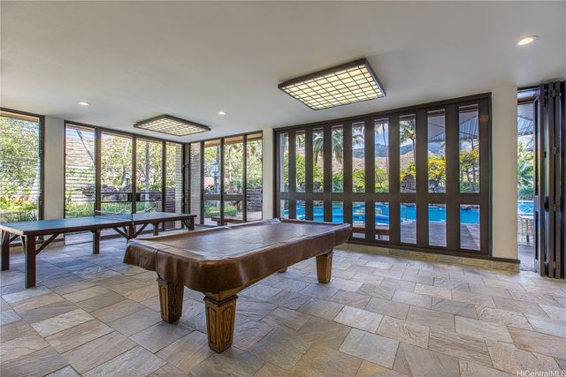 501 Hahaione Street 6L, Honolulu, HI 96825