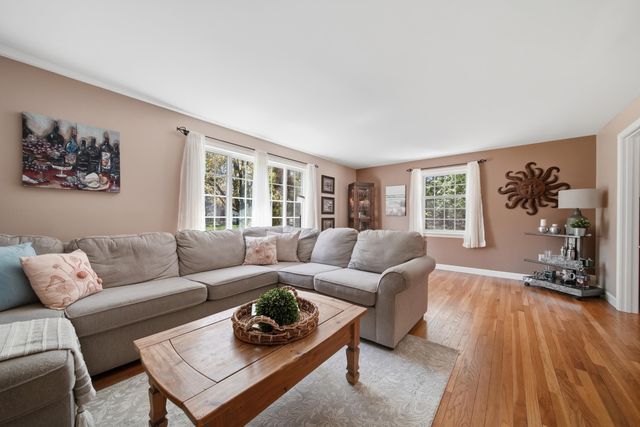 11 River Road, Amherst, NH 03031