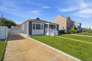 34 Polk Street, Freeport, NY 11520