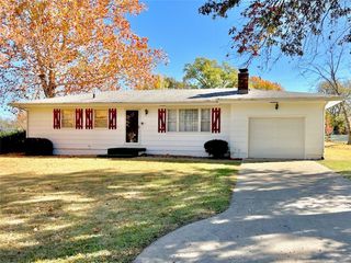 1754 E 1310 Road, Lawrence, KS 66044